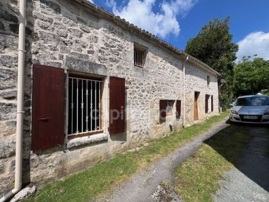 Ensemble de 2 maisons indépendantes à vendre, BUSSAC SUR CHARENTE (17) - photo 4