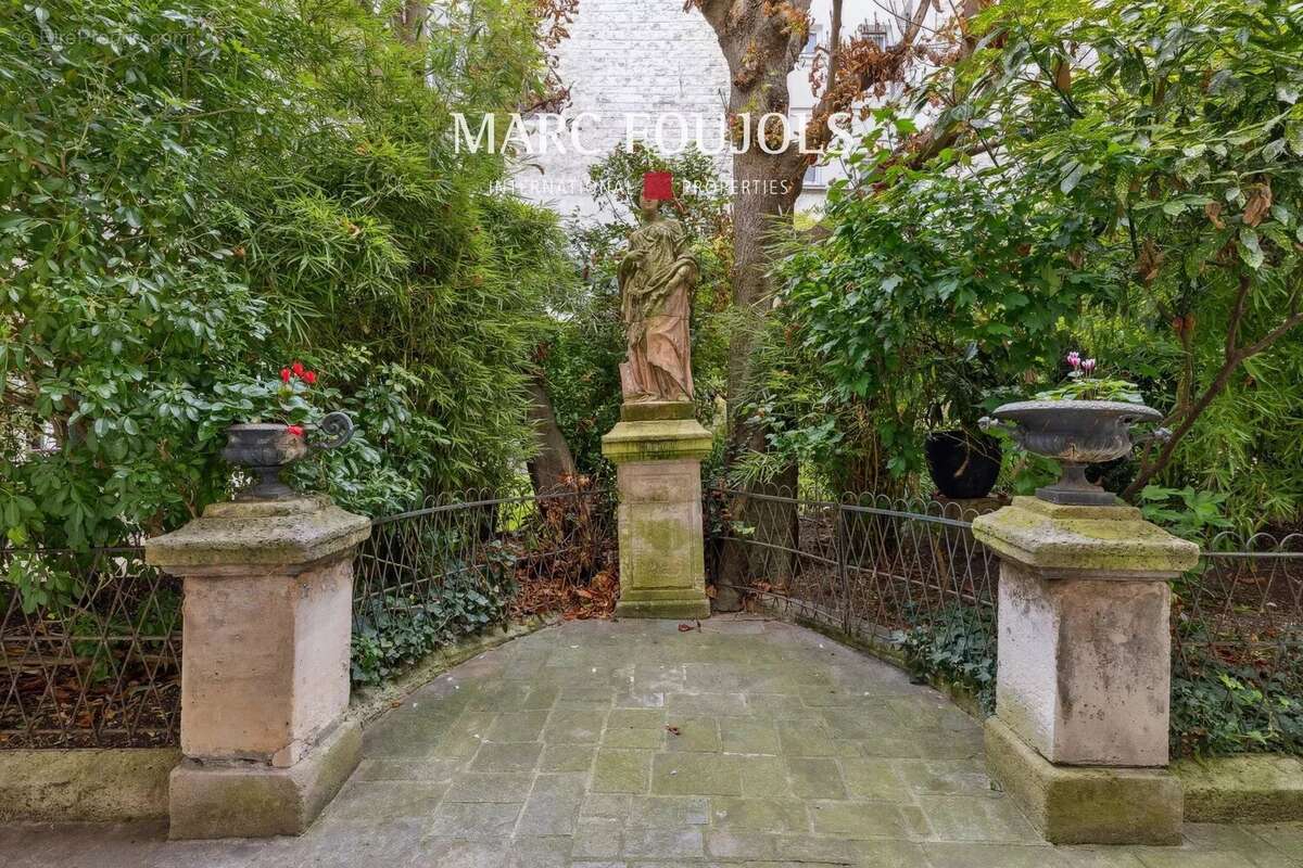 Appartement à PARIS-6E