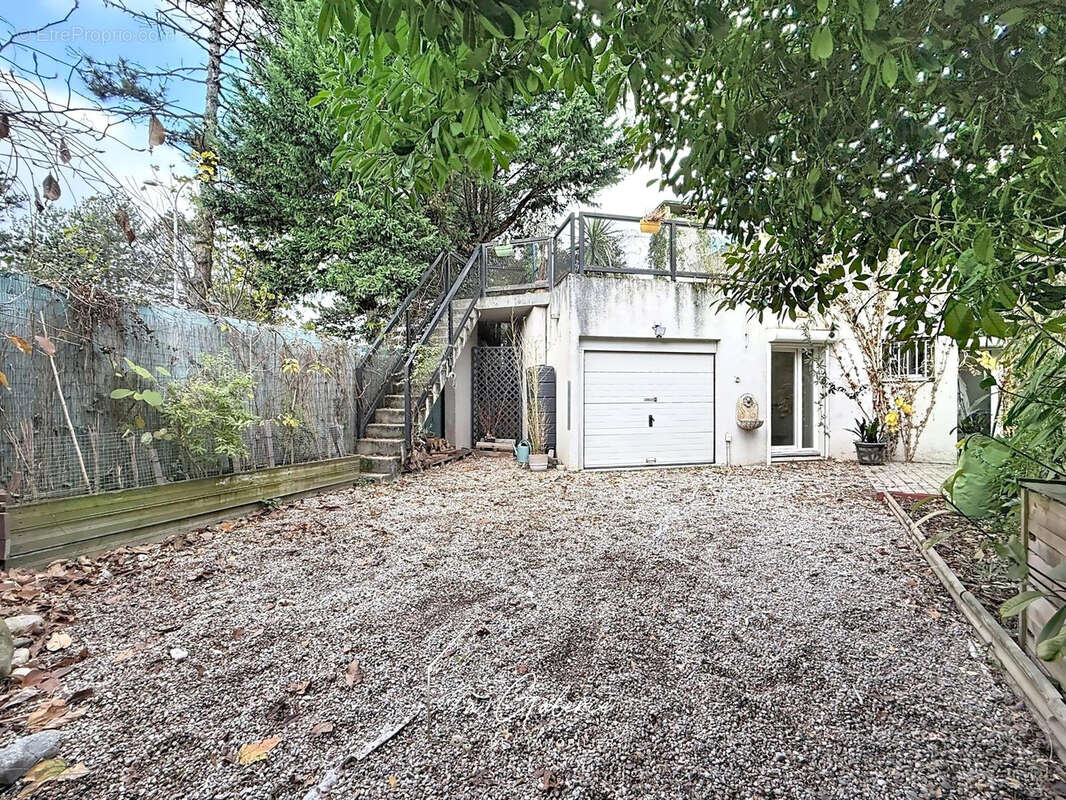 Appartement à FONTAINE