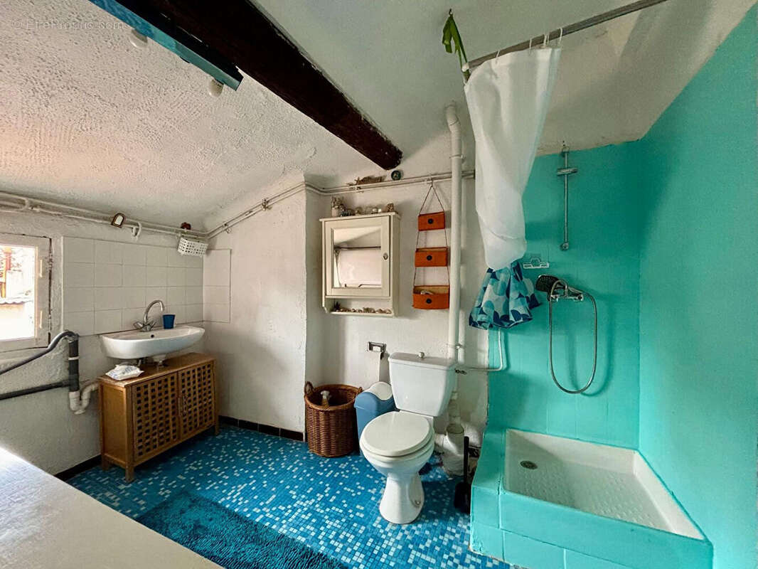 Appartement à MARSEILLE-1E