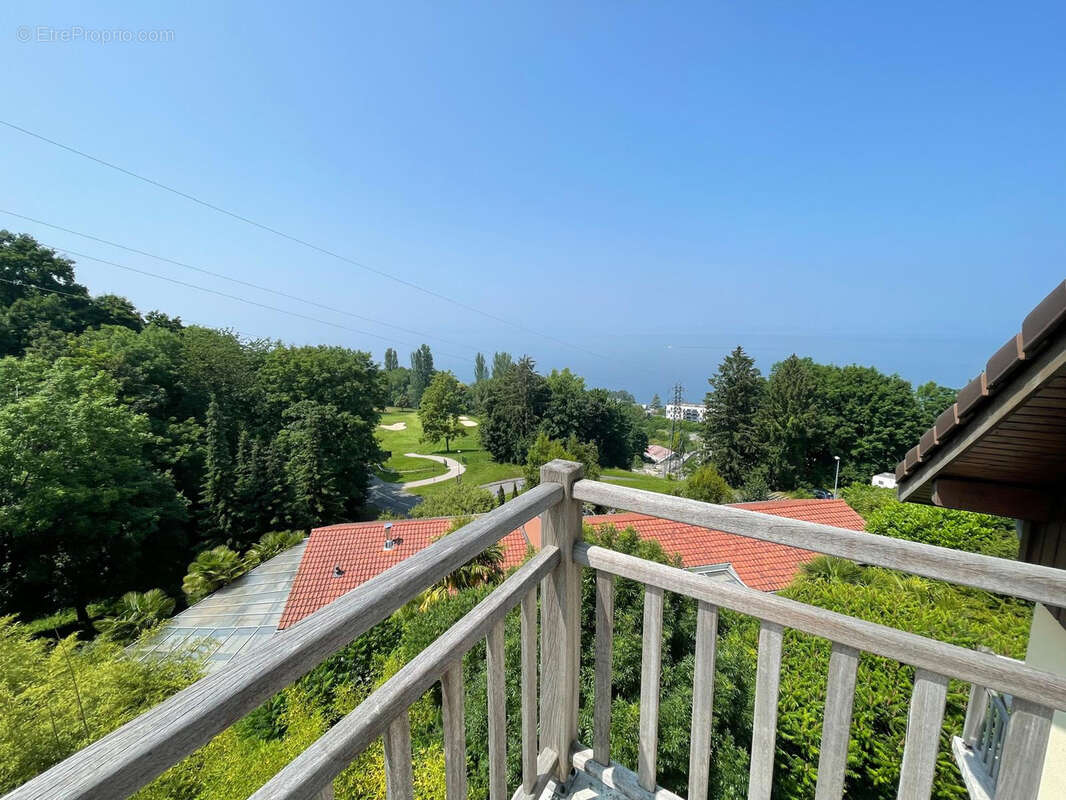 Appartement à EVIAN-LES-BAINS