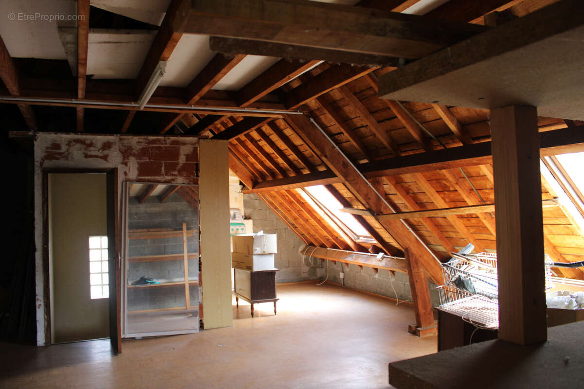 Maison à RIOM-ES-MONTAGNES