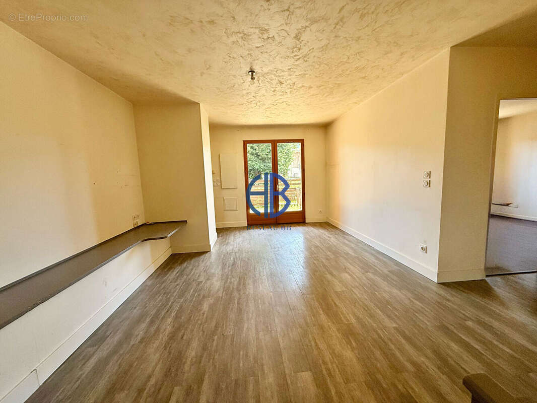 Appartement Type 2 de plain-pied + terrasse - photo 3