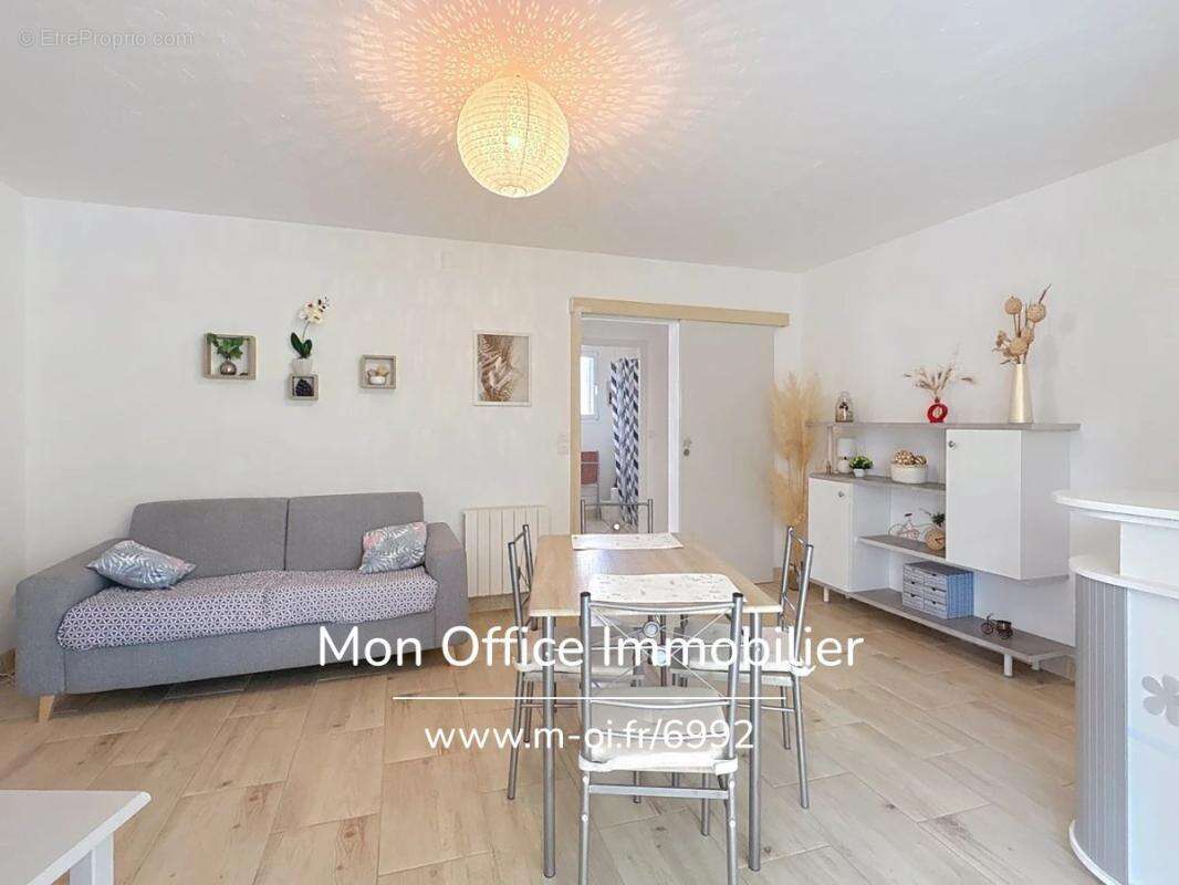 Référence : 6992-les. - appartement rénové proche centre et port dernier étage à vendre à cavalaire sur mer - photo 3