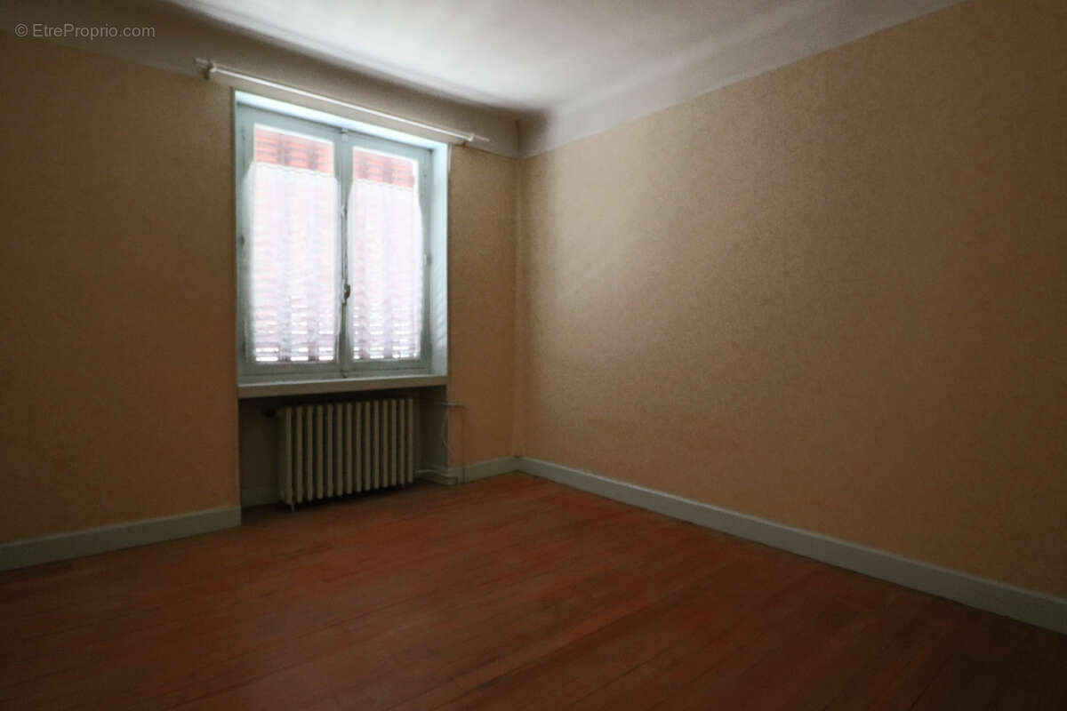 Appartement à SAINT-SAUVES-D&#039;AUVERGNE