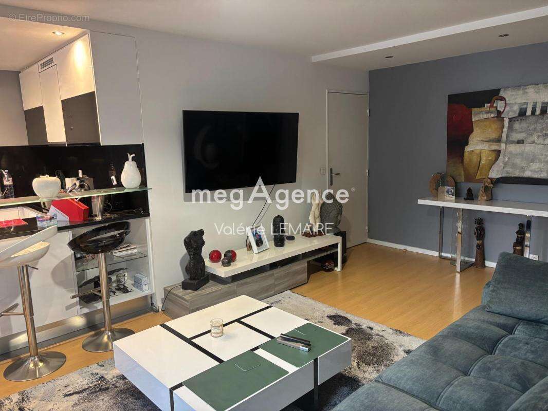 Appartement à MANDRES-LES-ROSES