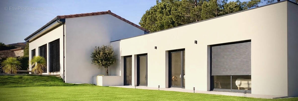 Maison à SUZE-LA-ROUSSE