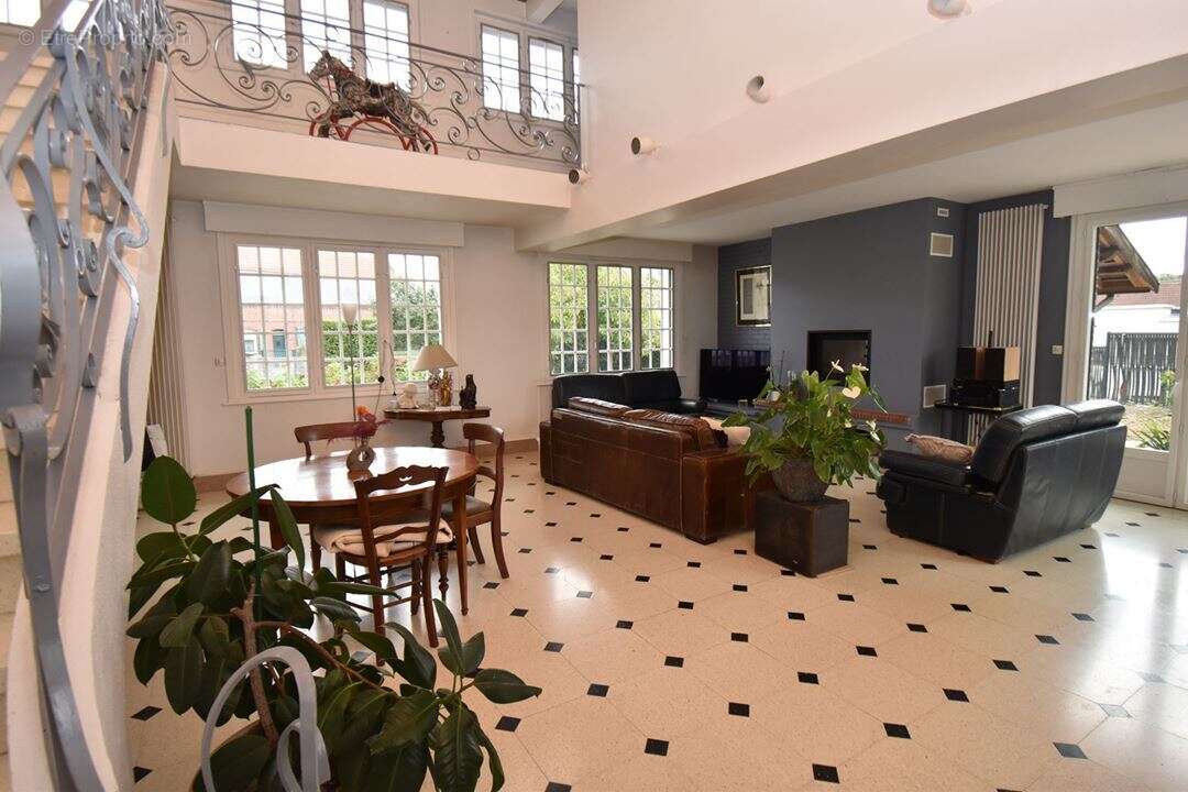 Maison 188 m² à Awoingt  - photo 4