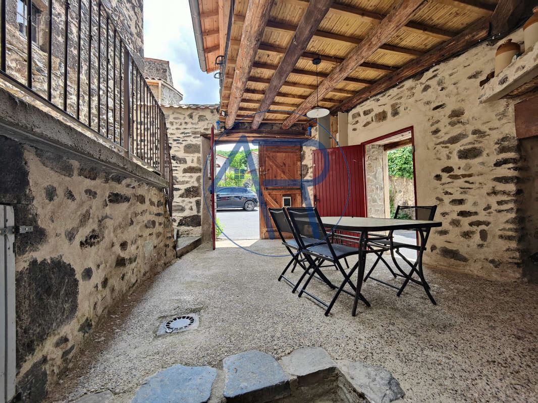 Maison à BLASSAC