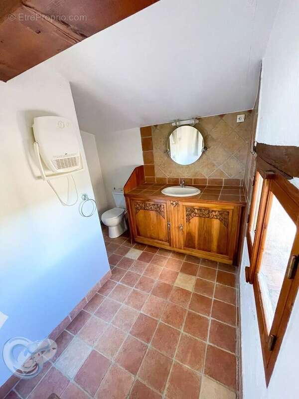 Maison à REVEST-DU-BION