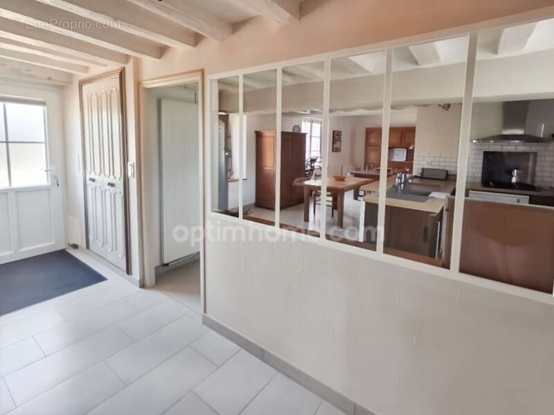 Maison à TREMBLAY-LES-VILLAGES