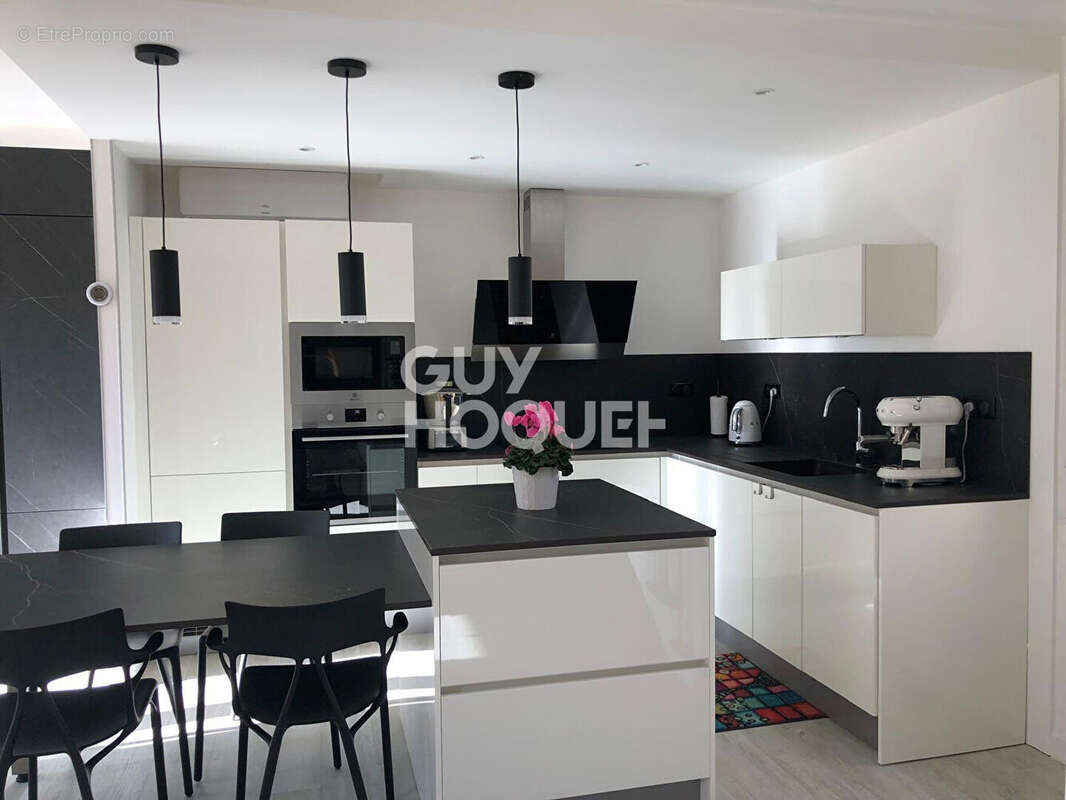 Maison à SAINT-CIRQ-LAPOPIE