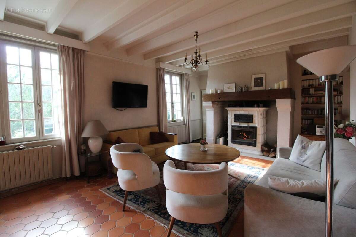 Salon  - Autre à CAMBREMER