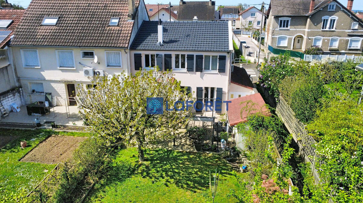 Maison à SAVIGNY-SUR-ORGE