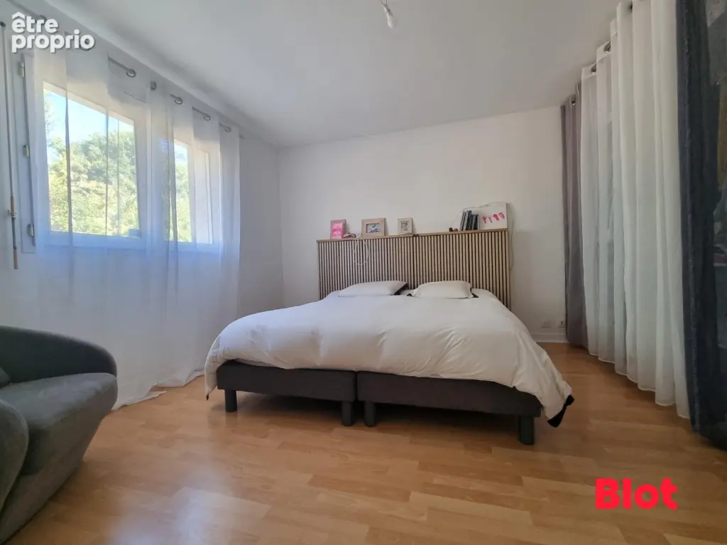 Maison 6 pièces 135 m² à vendre à Vezin-Le-Coquet (35132) - photo 8