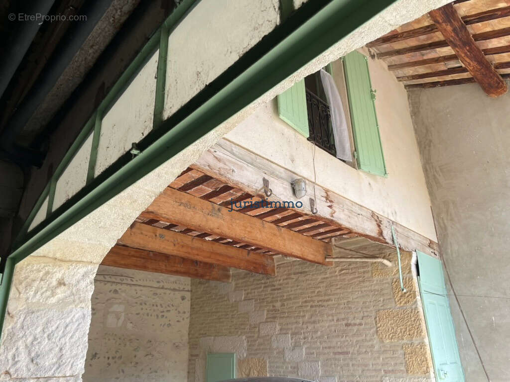 Maison à BELLEGARDE