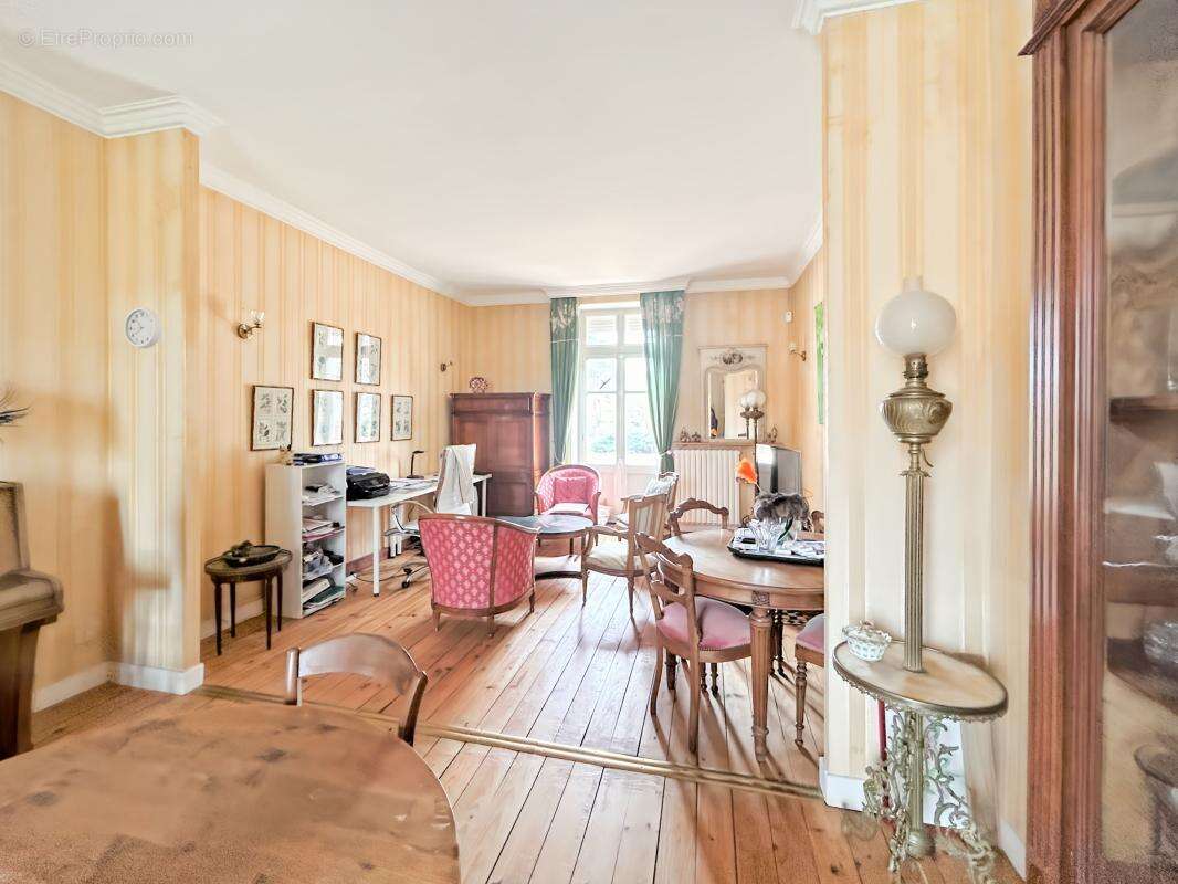 Maison à SARLIAC-SUR-L'ISLE