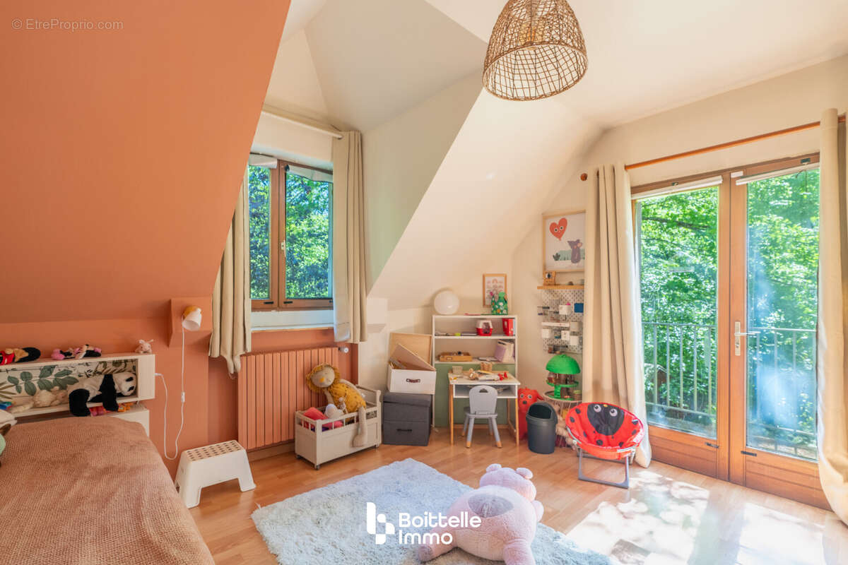Maison à NOISY-SUR-ECOLE