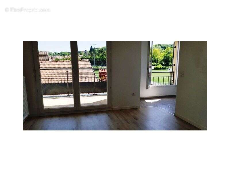 Appartement à VAUJOURS