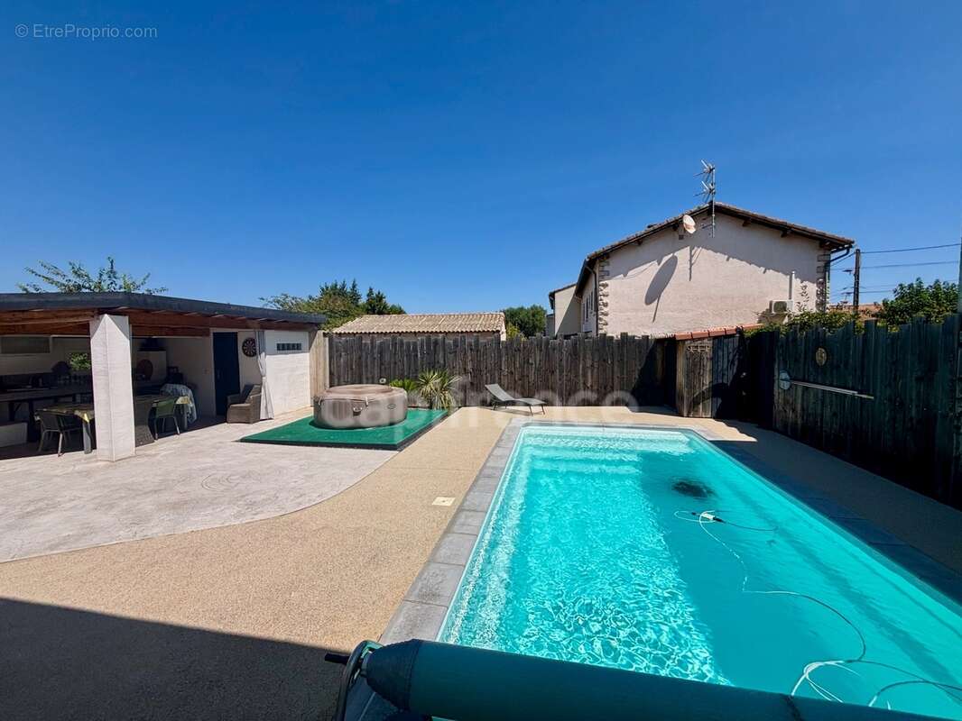 Poussan(34), à vendre maison rénovée p4, surface totale 168 m2, terrain 552 m2, garage, piscine, secteur calme - photo 17