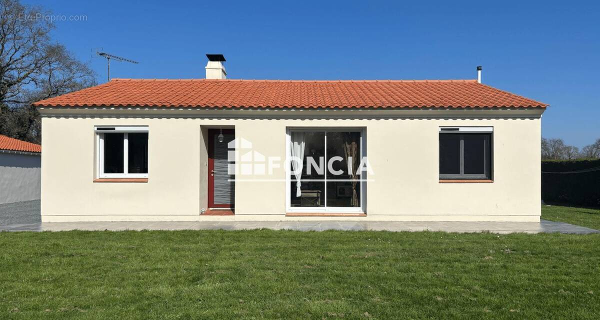 Maison à SALLERTAINE