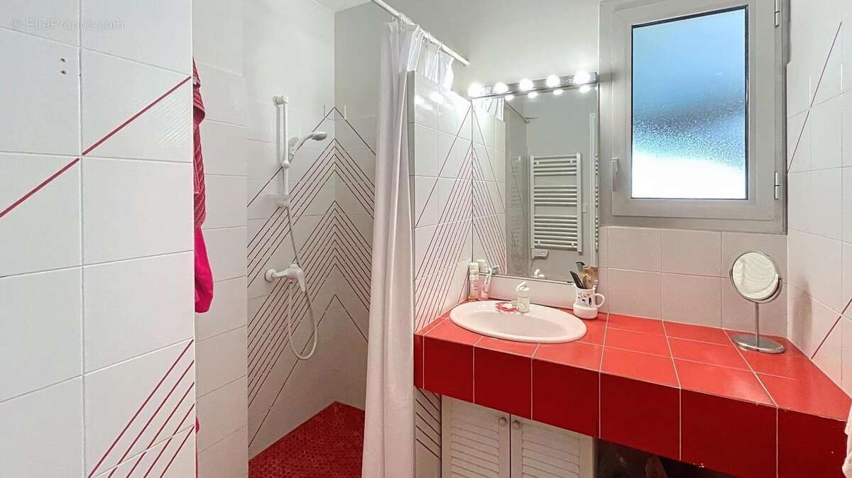 Maison 197 m² à Le Pian-Sur-Garonne  - photo 9