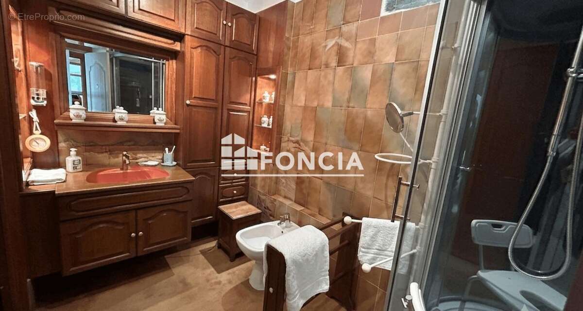 Appartement à MARSEILLE-6E