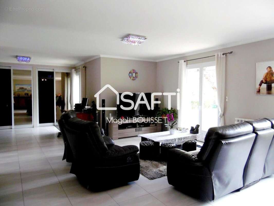 Maison 168 m² à Estancarbon  - photo 9