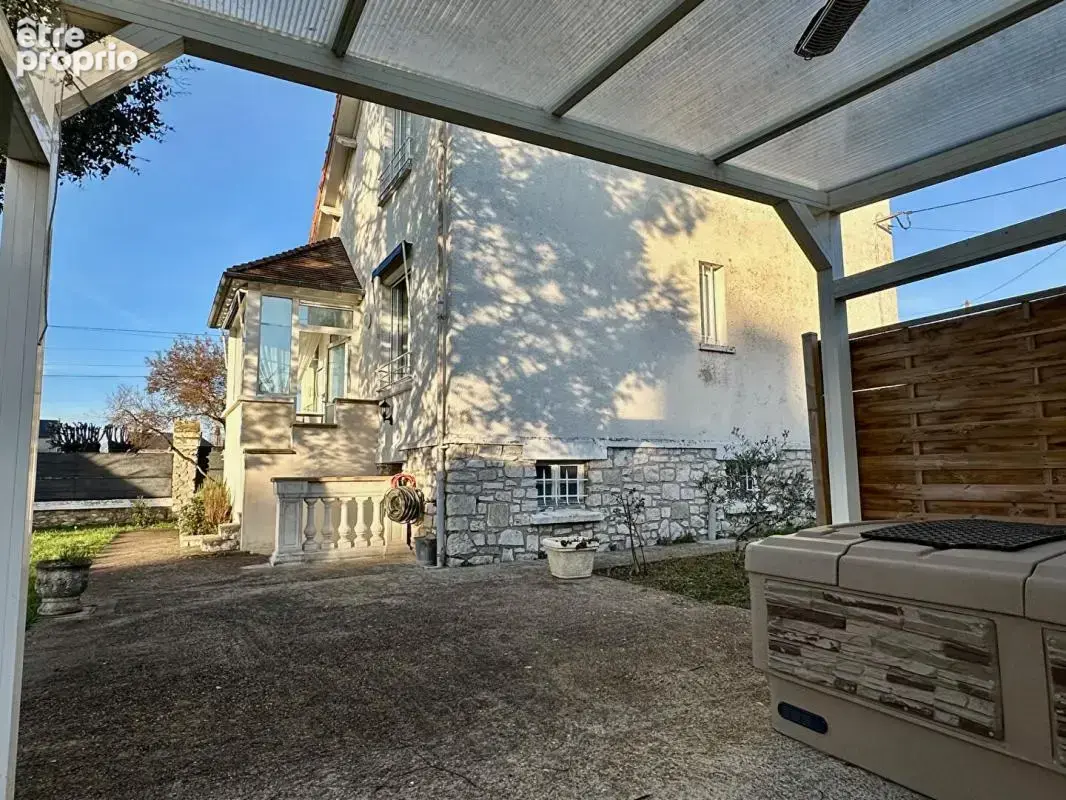 Belle maison de ville en meuliere de 91 m2- 2 chambres, sous-sol, jardin et terrasse, spa - photo 13