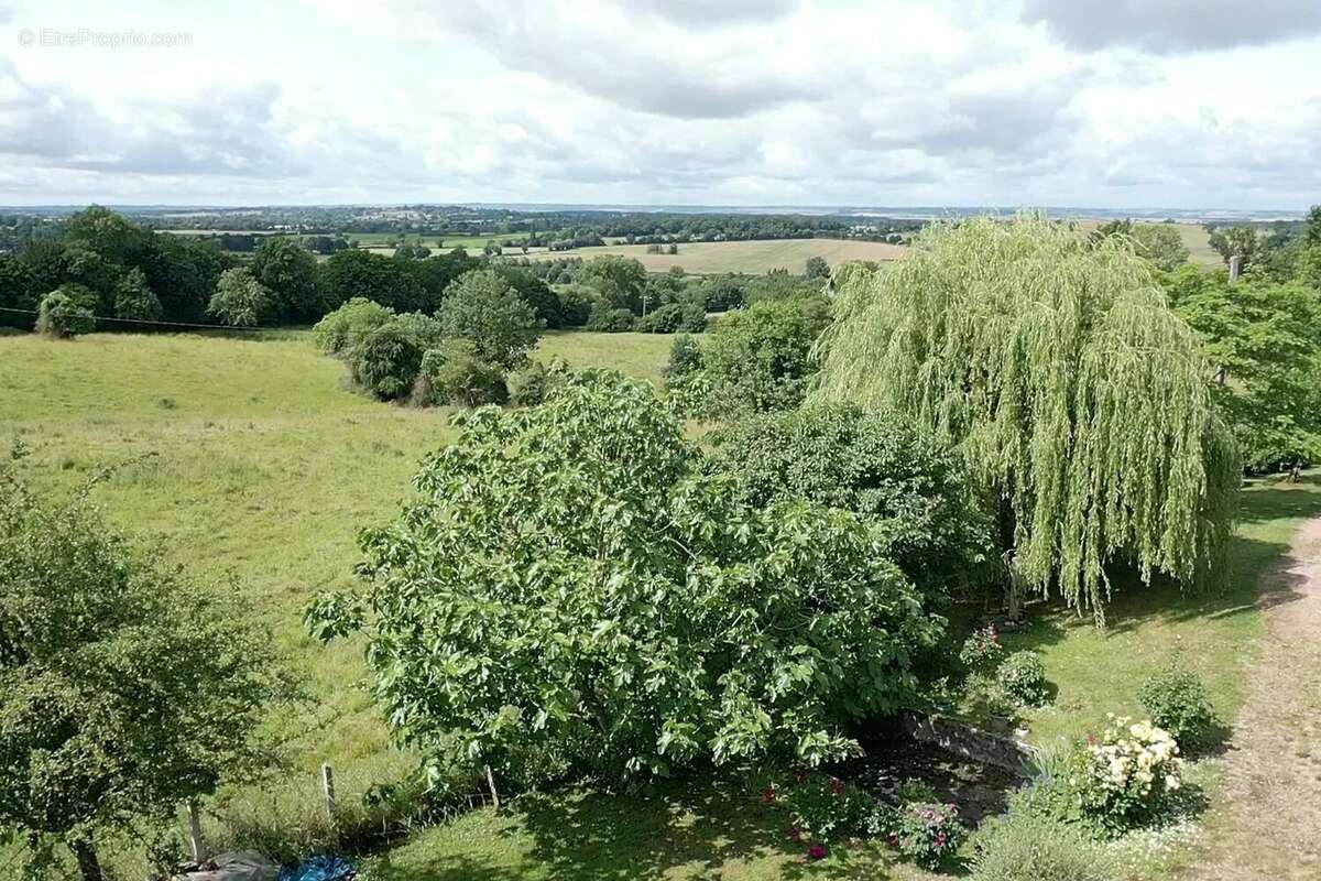 Maison à SAINT-PIERRE-SUR-DIVES