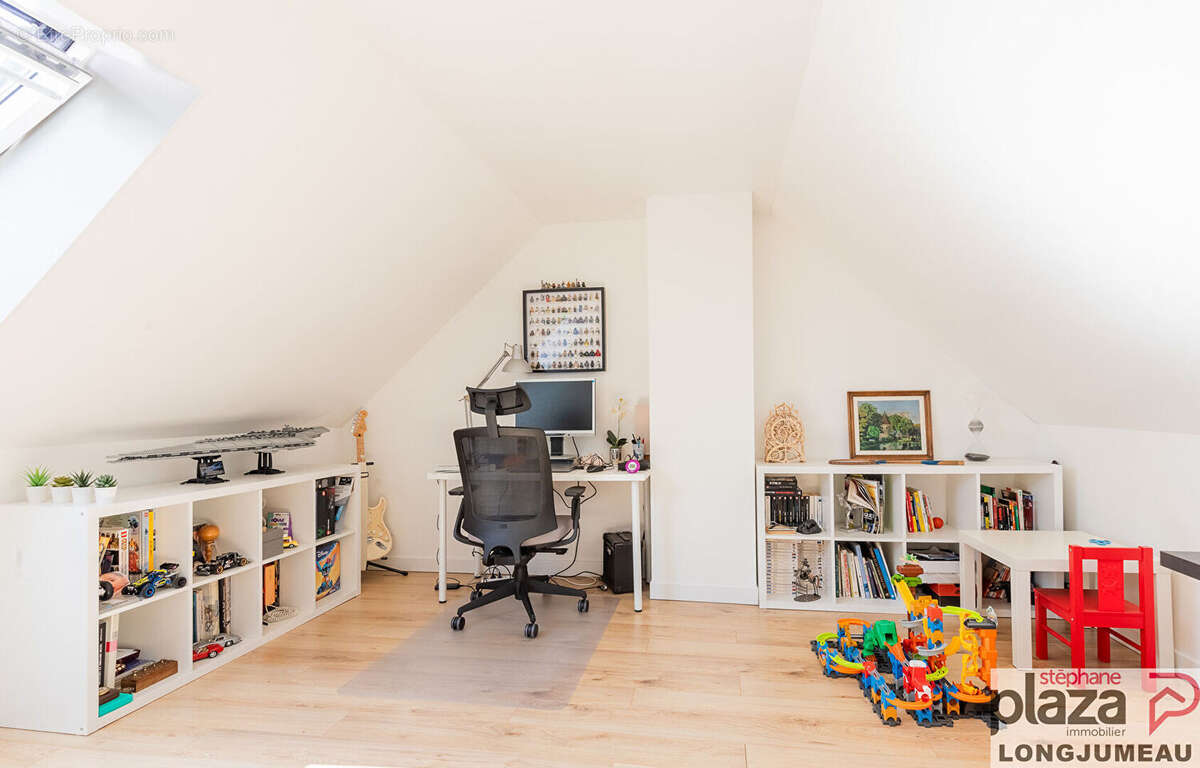 Maison au calme d'une impasse. - photo 9