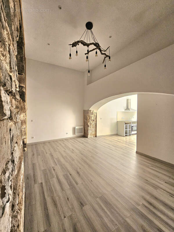 Appartement à EGUILLES