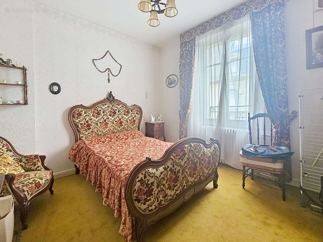 Maison de ville - beau potentiel - photo 8