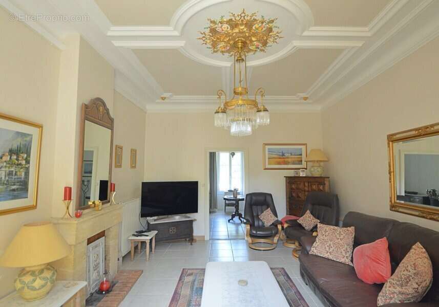 Maison à SAINT-MEDARD-D&#039;EXCIDEUIL