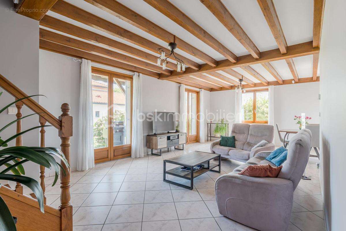 Maison au calme avec 4 chambres et un bureau sur sous sol complet - photo 11