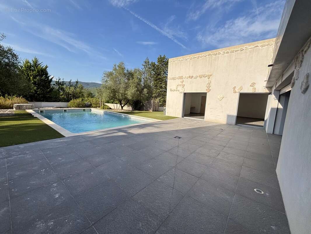 Maison à FIGANIERES