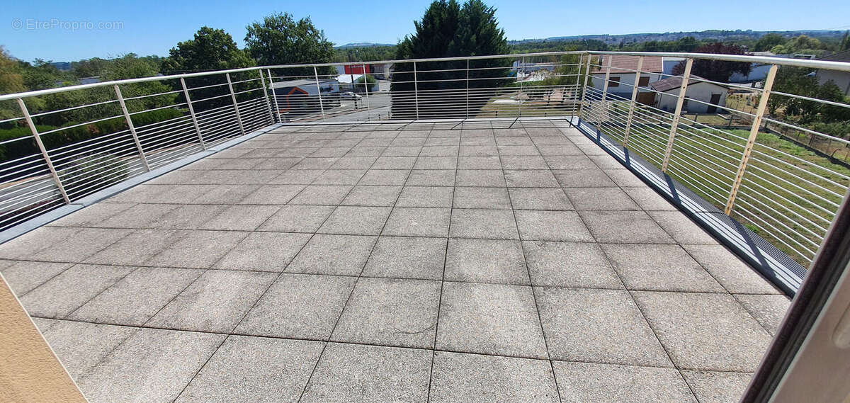 Commerce à MONTCEAU-LES-MINES