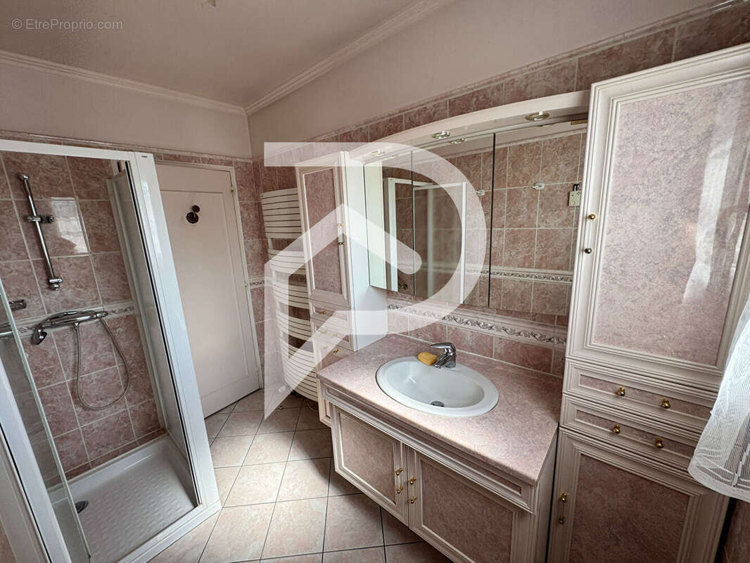 Maison à MEZIERES-SUR-SEINE