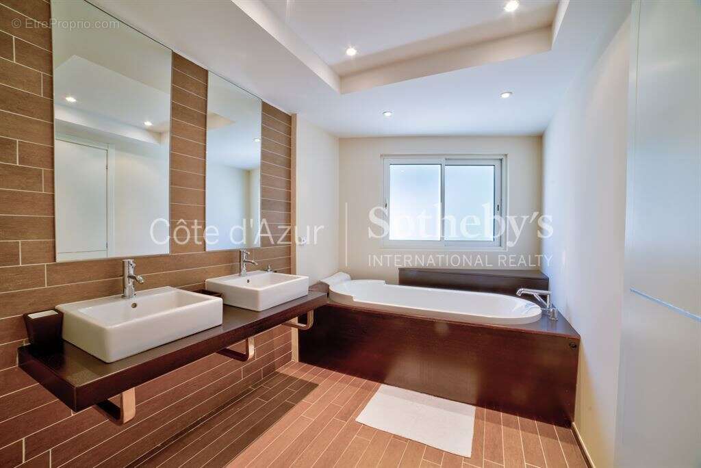 Maison à MOUANS-SARTOUX