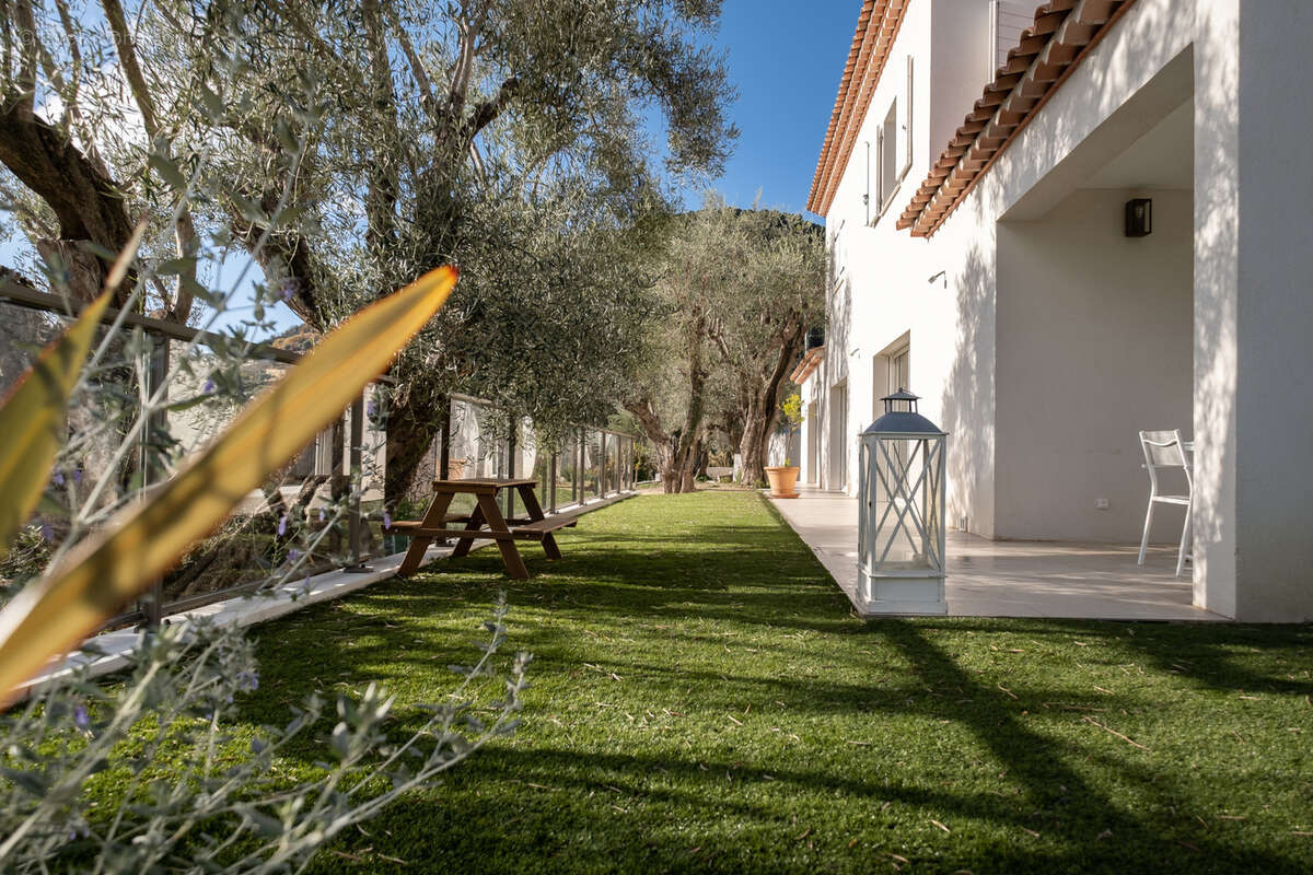 Maison à TOURRETTES-SUR-LOUP