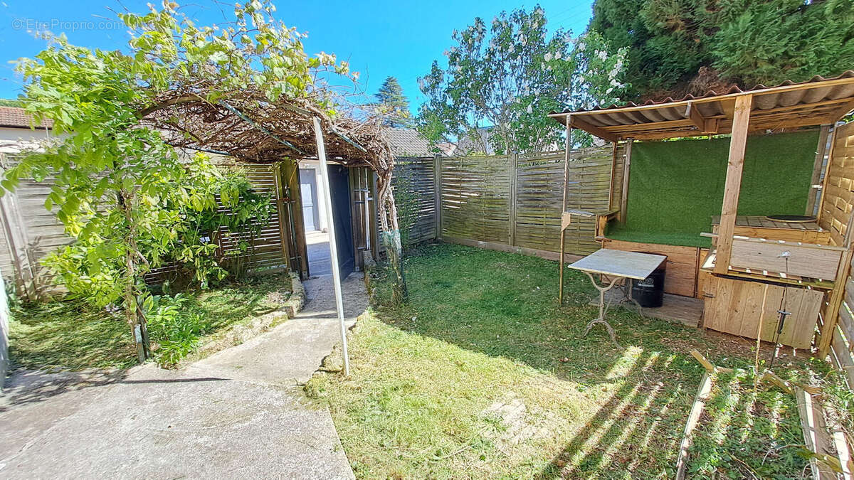 Appartement à SAINT-REMY-LES-CHEVREUSE