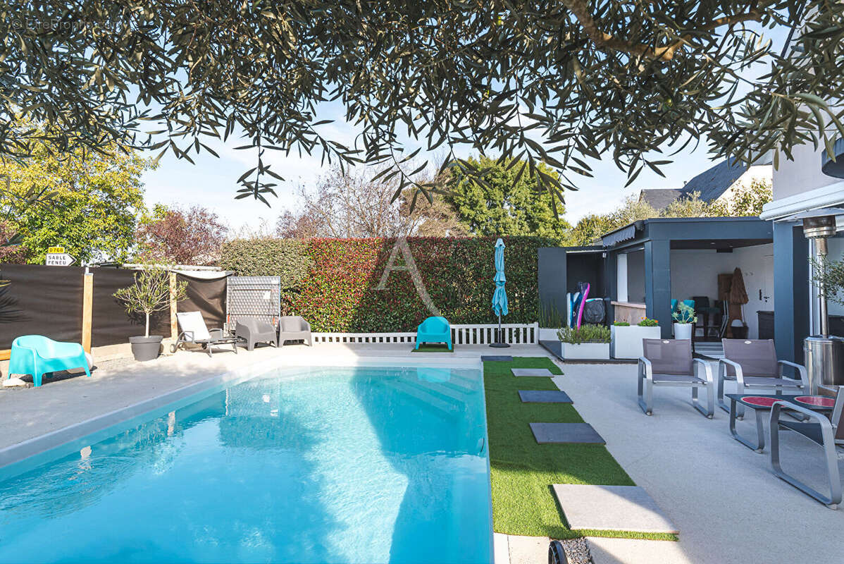 Maison à MONTREUIL-JUIGNE