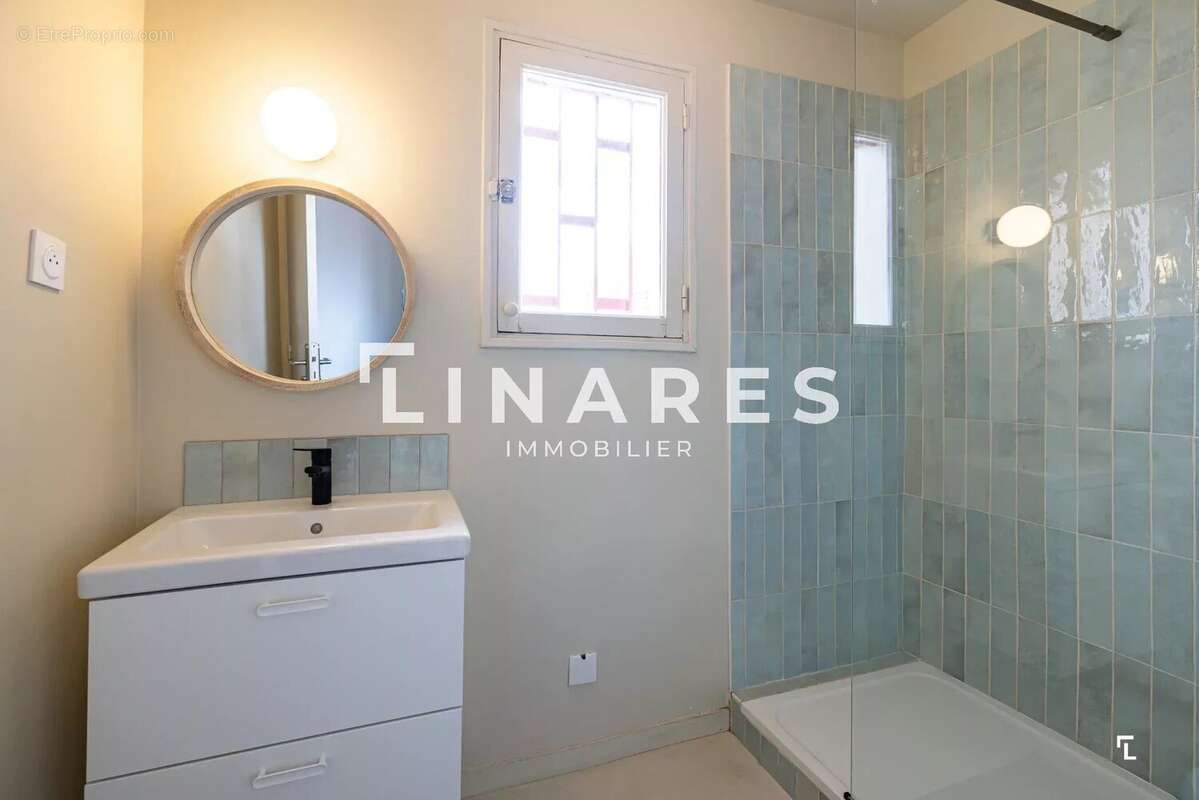 Appartement à MARSEILLE-5E