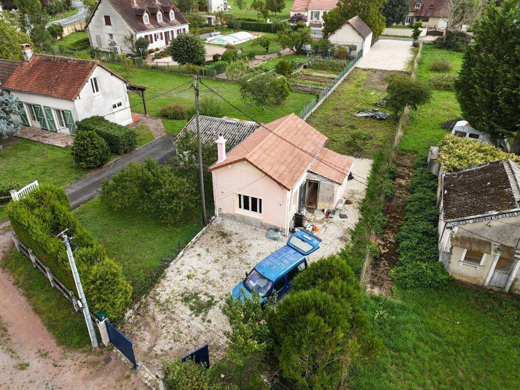 Maison à MEZIERES-EN-BRENNE