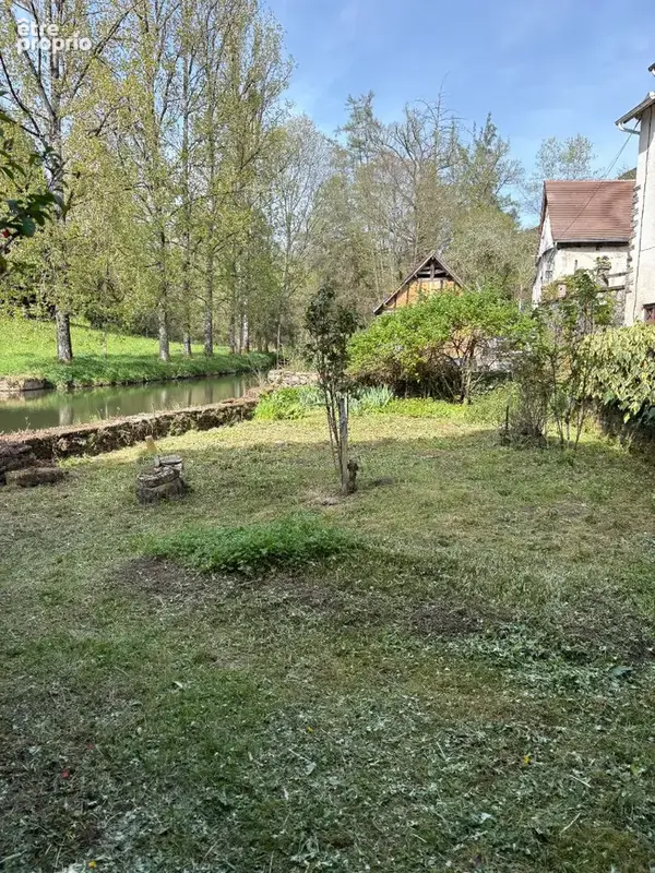 Maison de village avec jardin en bord de rivière - photo 6