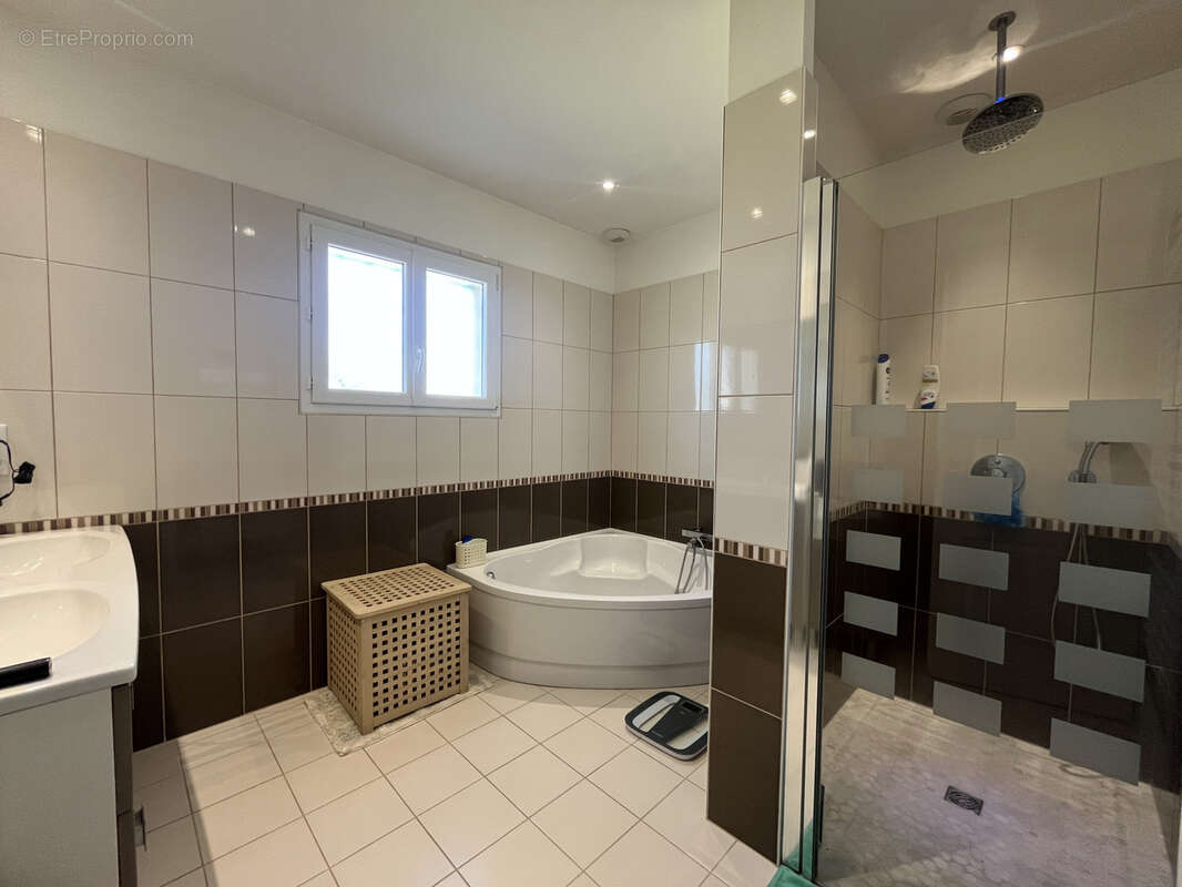 Maison à CORME-ECLUSE