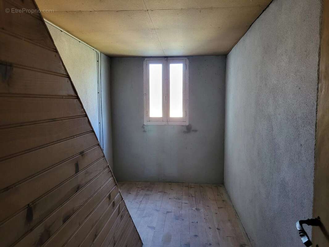 Maison à SAINT-PRIEST-LA-PLAINE