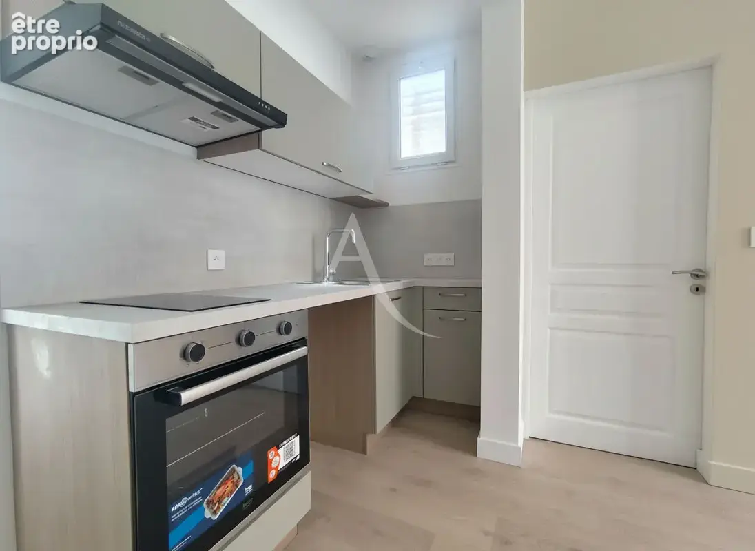 Appartement entièrement rénové 3 pièce(s) à 200 m de la pendule du remblai des Sables d'Olonne - photo 2