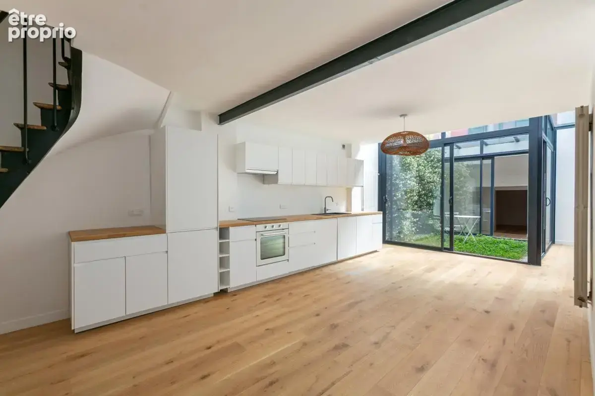 JOURDAIN / Ancien atelier réhabilité en loft duplex - photo 9