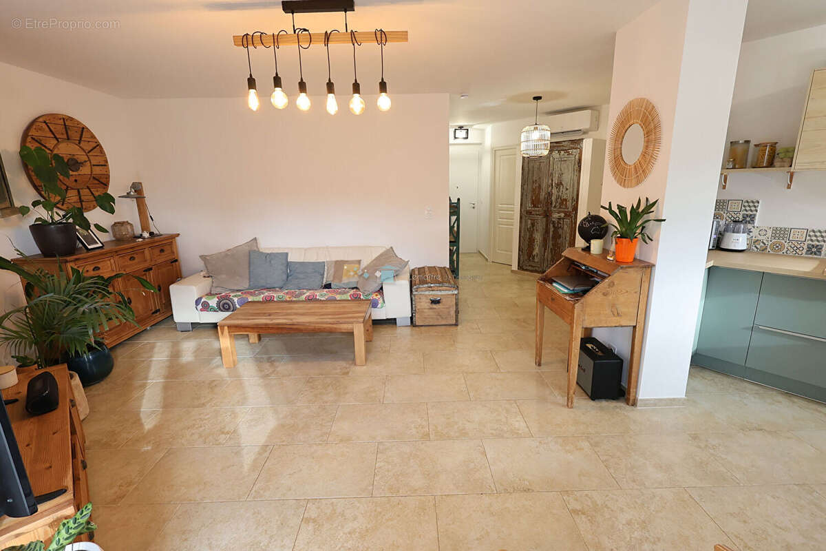 Appartement à LES ADRETS-DE-L'ESTEREL